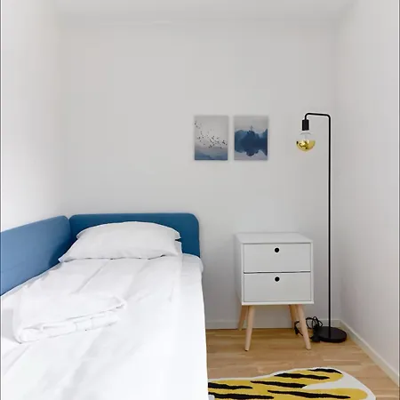 2 Bedroom, View, Light Rail, Leilighet *