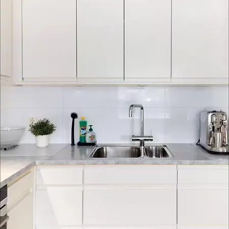 2 Bedroom, View, Light Rail, Appartamento