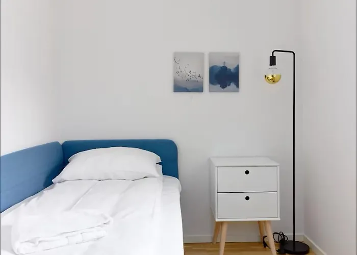 2 Bedroom, View, Light Rail, 公寓 *
